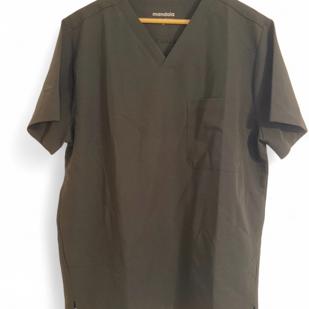 Mandala 3-Pocket Scrub Top
